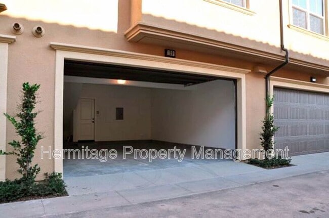Building Photo - 120 Overbrook