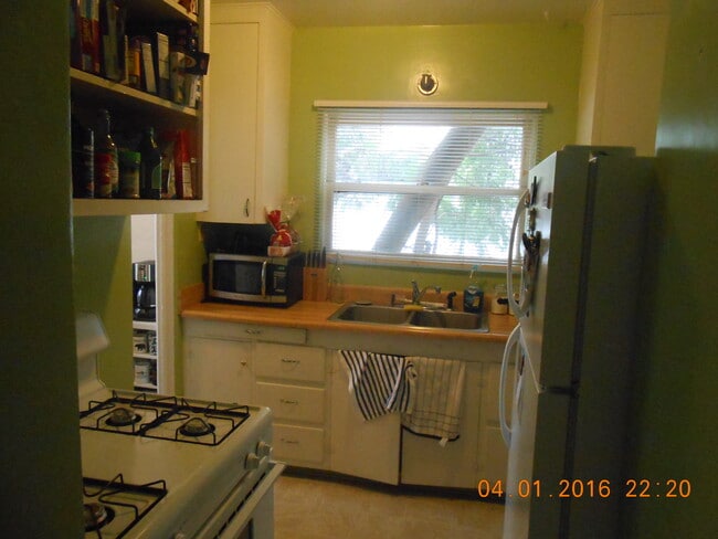 Building Photo - 737 Leff St