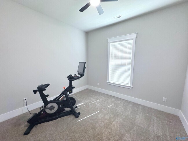 Building Photo - 401 Peach Orch Ln