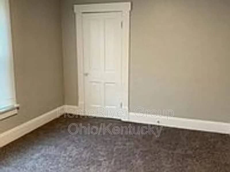 Building Photo - 247 S Terrace Ave