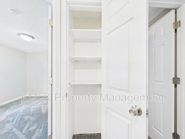 Building Photo - 9042 Maple Grove Rd