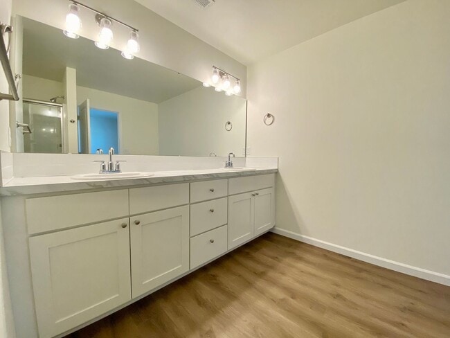 Building Photo - Beautiful, Newly-Built Home with Office