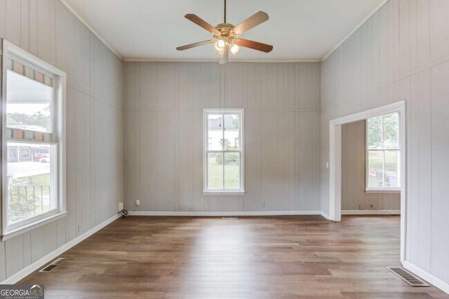 Building Photo - 227 Alcovy St