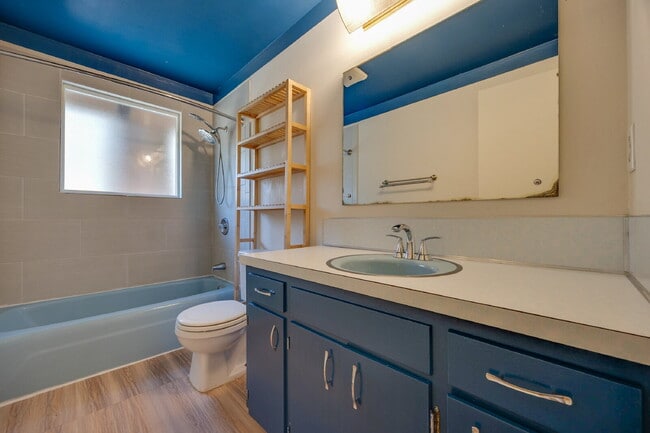Building Photo - Charming House For Rent in Burien! Full Si...