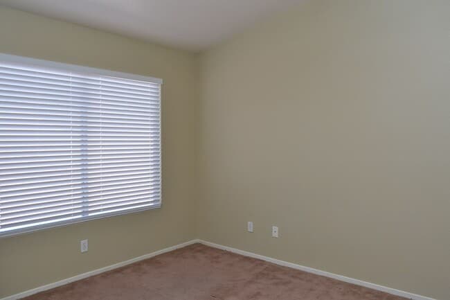 Building Photo - NLV - 1 STORY CORNER LOT HOME