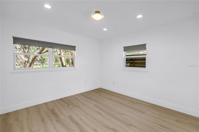 Building Photo - 412 Mira Vista Dr