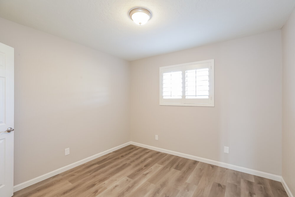 Building Photo - 8402 S 15th Way