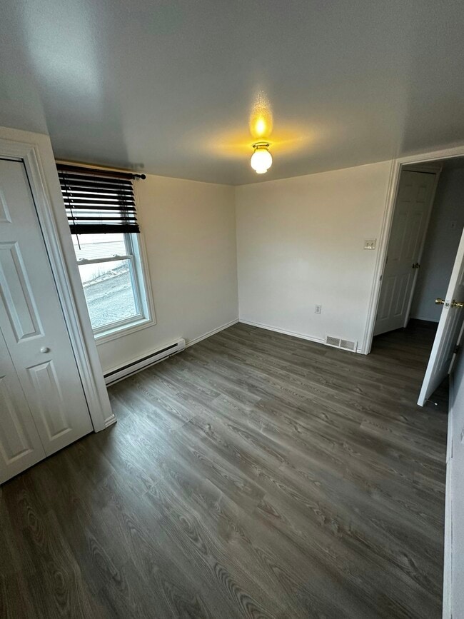 Building Photo - 240 Main St