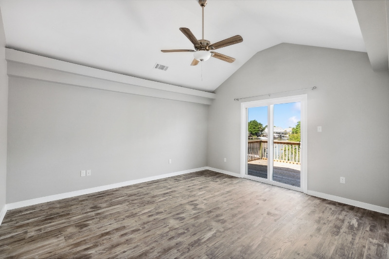 Building Photo - 1546 Marina Dr