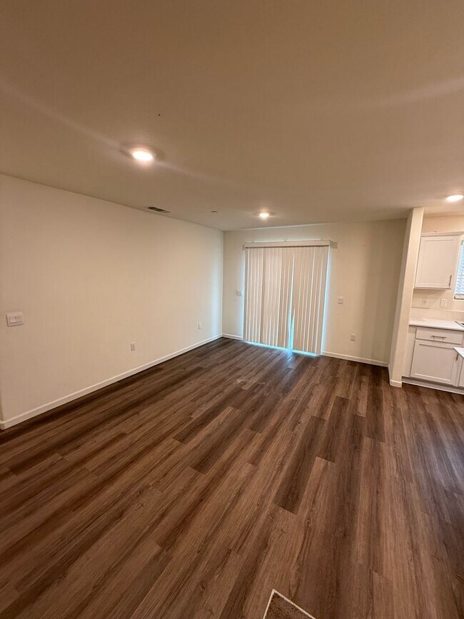 Building Photo - Beautiful 4BD/3BA Single-Family Home Solar, Battery Backup & Move-In Ready