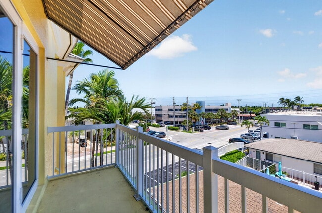 Building Photo - 4332 Sea Grape Dr