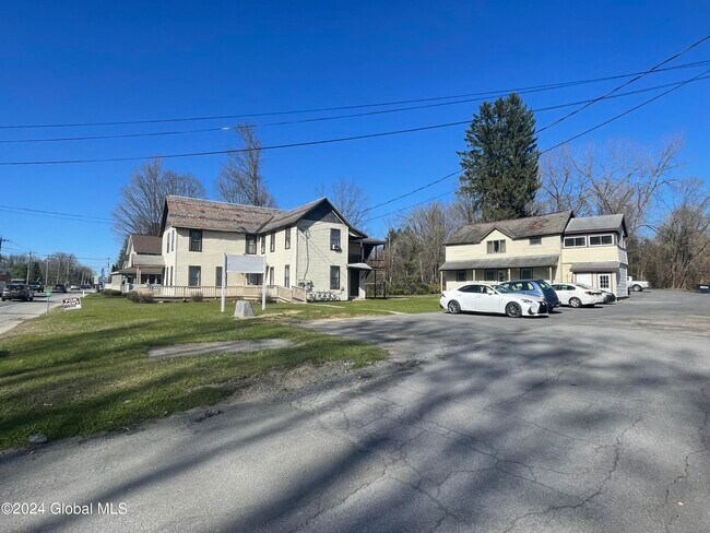 Primary Photo - 524 Maple Ave
