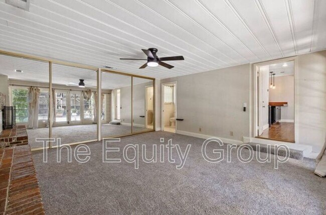 Building Photo - 1708 W Myrtle Ave