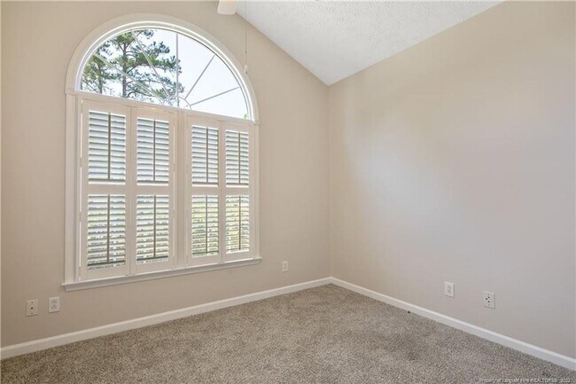 Building Photo - 1535 Dixon Dr