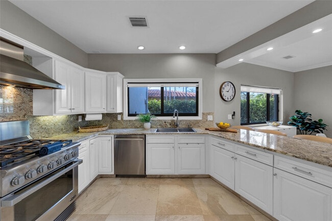 Building Photo - 616 Riviera Isle Dr