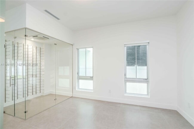 Building Photo - 8250 NW 33rd Terrace