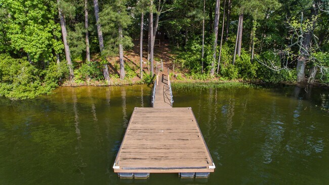 Building Photo - Rare opportunity to rent on LAKE MURRAY!