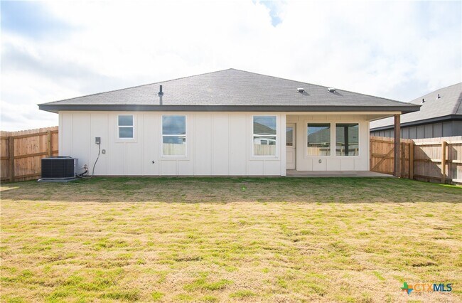 Building Photo - 1418 Cedar River Ln