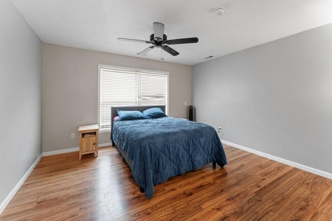 Building Photo - 121 Ashley Ct