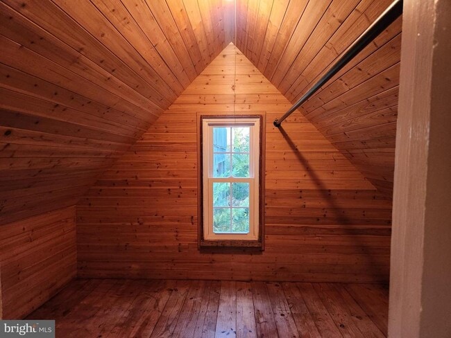 Building Photo - 114 N Pine St