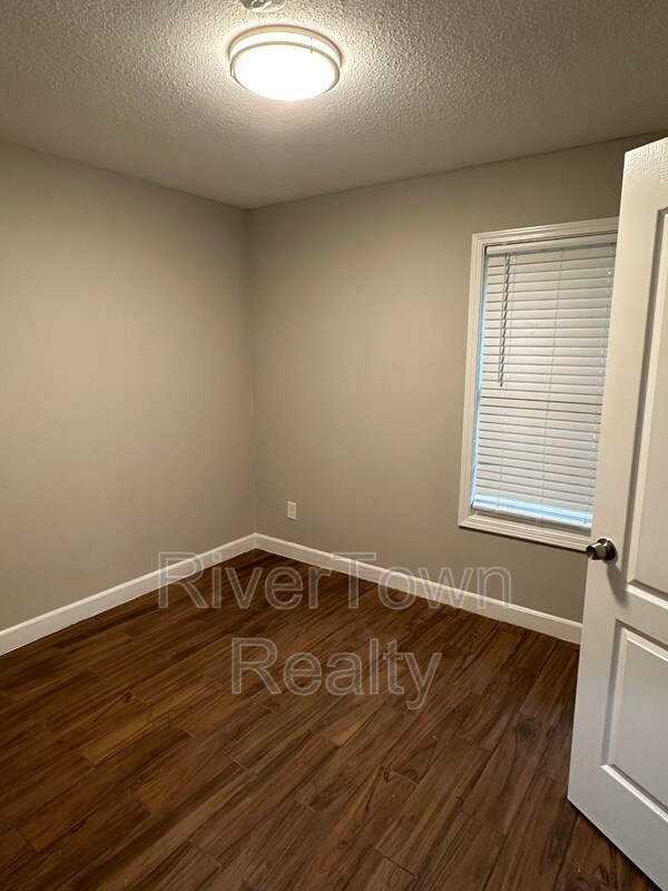 Building Photo - 485 Quinn Rd