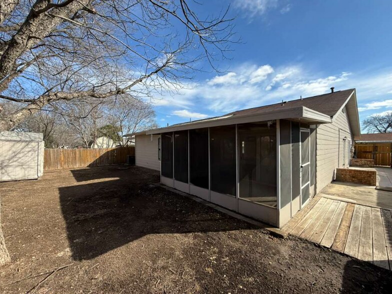 Building Photo - 9419 Gold Dust St