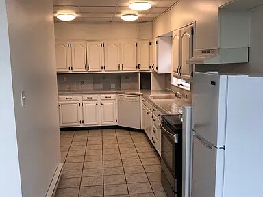 Building Photo - 933 Clay Ave