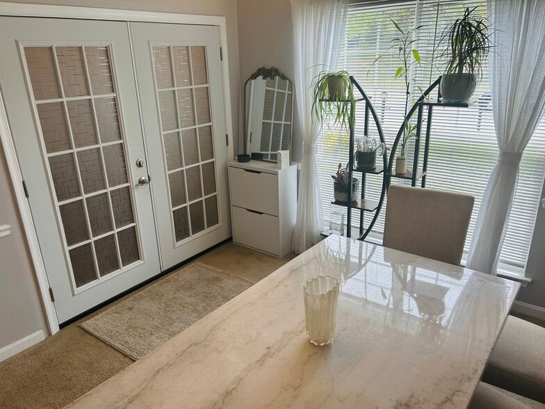 Dinning Room - 7 Azalea St