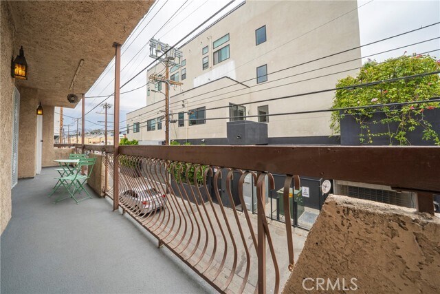 Building Photo - 104 S Hayworth Ave