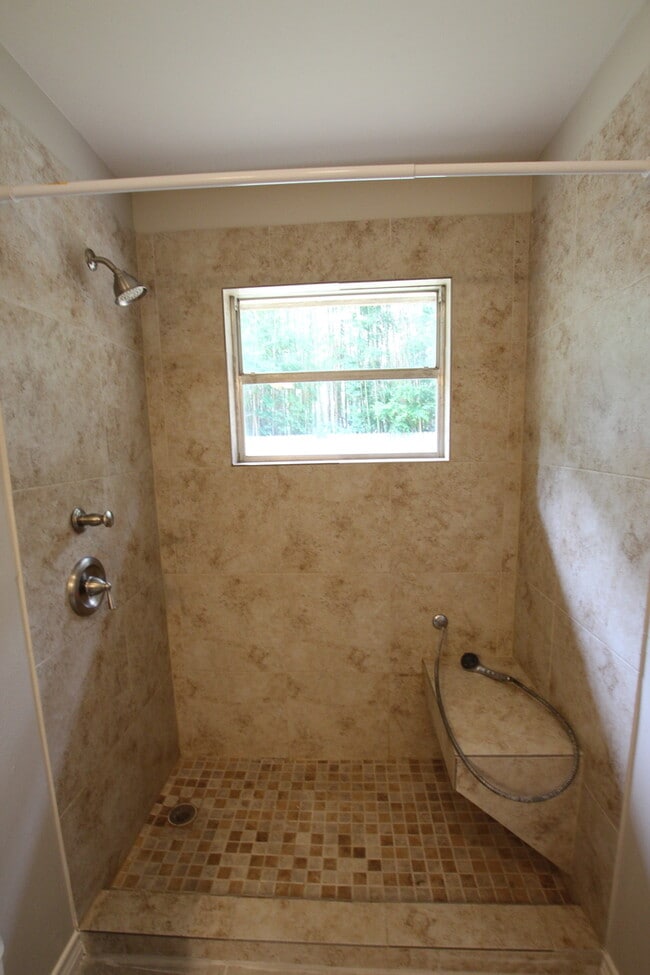 Building Photo - Lease Takeover Opportunity Available! 3 be...