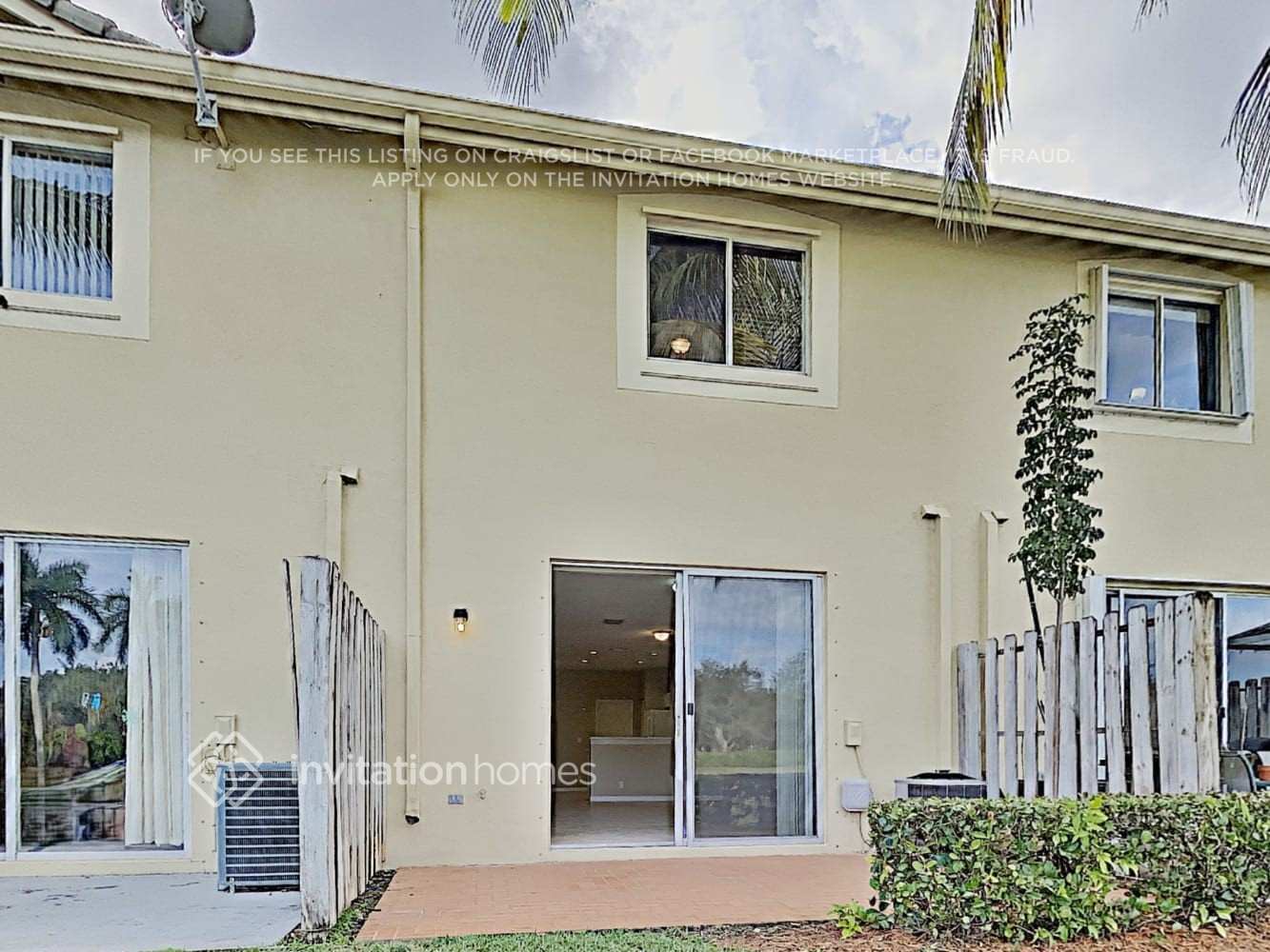 Building Photo - 2440 Cordoba Bend