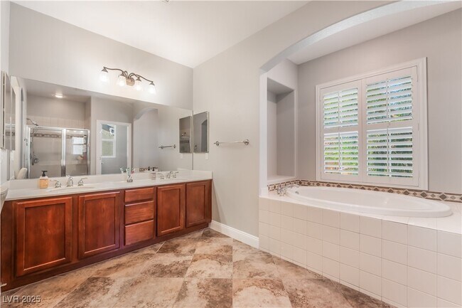 Building Photo - 1005 Windwalker Ave