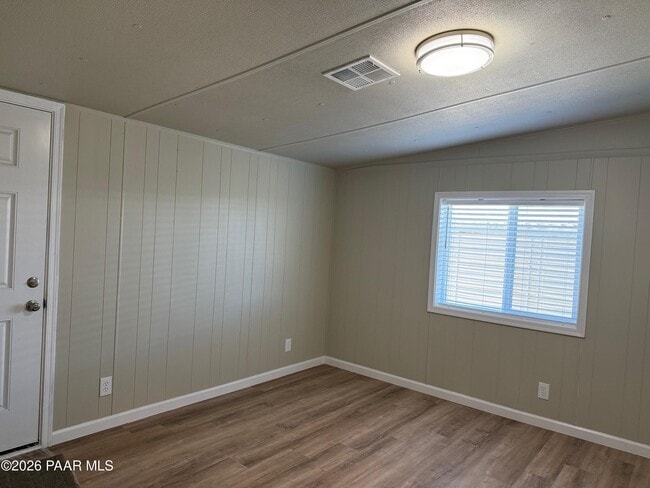 Building Photo - 8201 E Canyon Ln