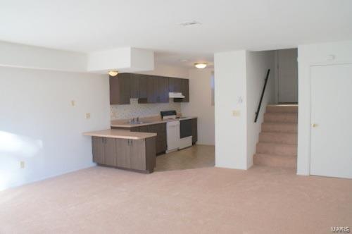 Building Photo - 715 White Oak Dr