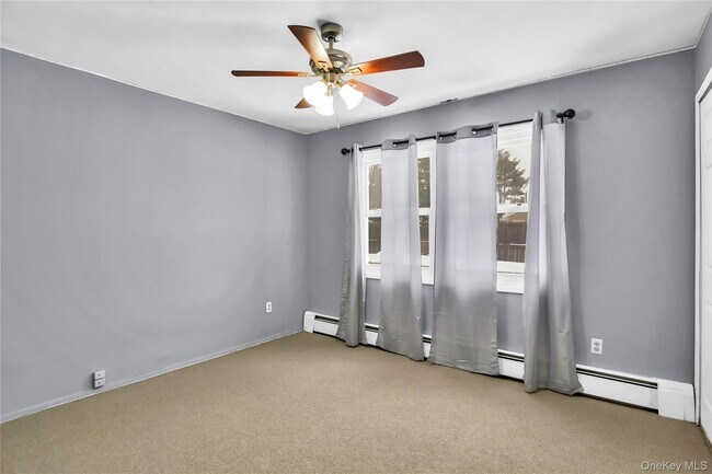 Building Photo - 11 Onyx Dr