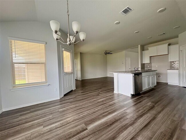 Building Photo - 180 Pivot Dr