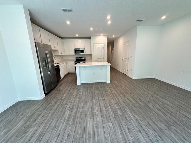 Building Photo - 3031 Jessamine Dr