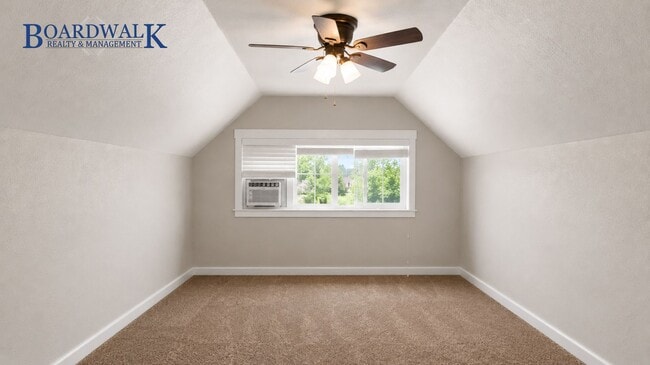 Building Photo - Cozy Private Bedroom in House Share