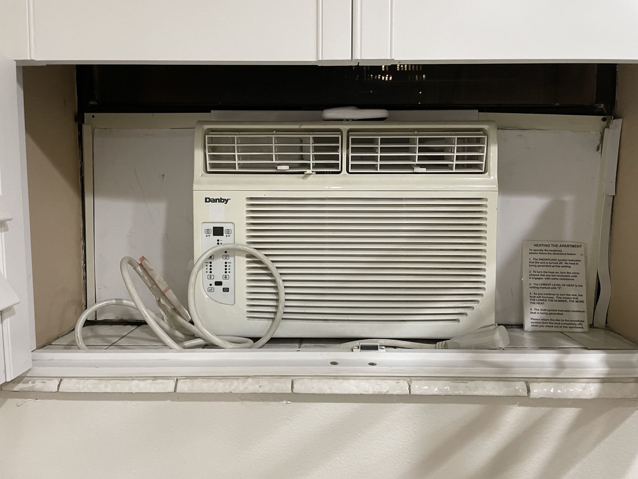 AC Unit in bedroom - 125 E 1st Ave
