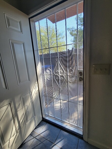 Building Photo - 3805 E Glenn St