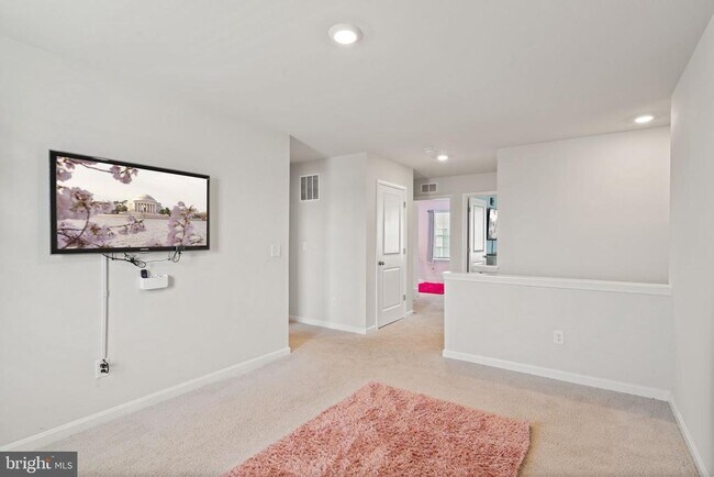 Building Photo - 35418 River Bend Dr