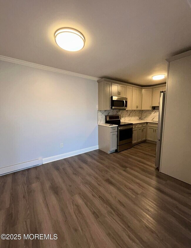 Building Photo - 330 Shore Dr