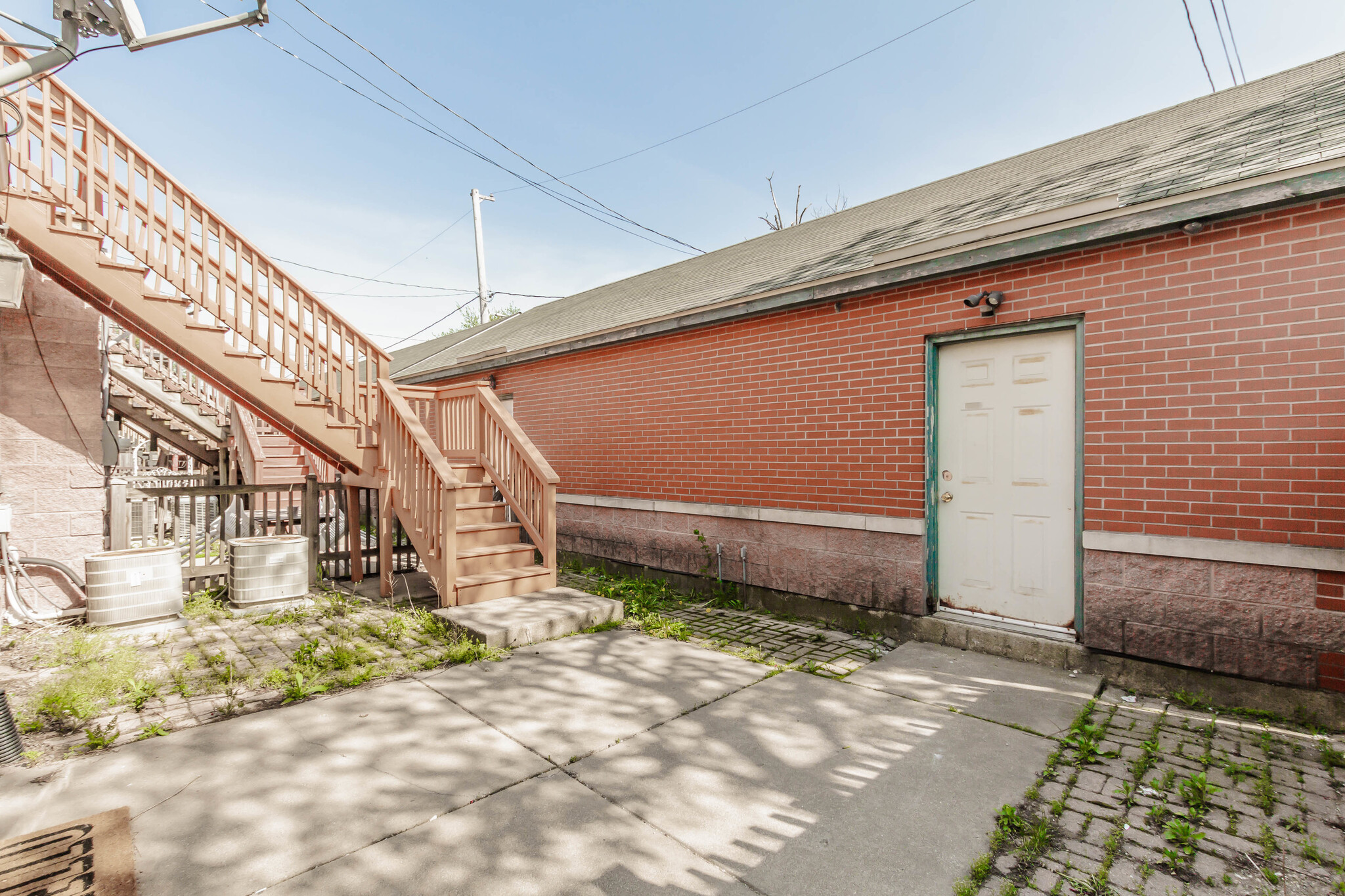 Yard - 1443 W Fillmore St