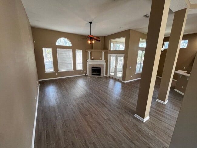 Building Photo - 4 bed / 2.5 bath in Middleburg