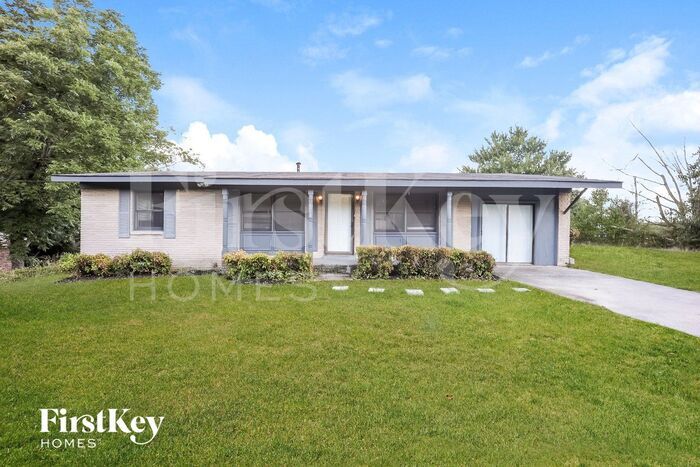 Building Photo - 2521 Southaven Dr