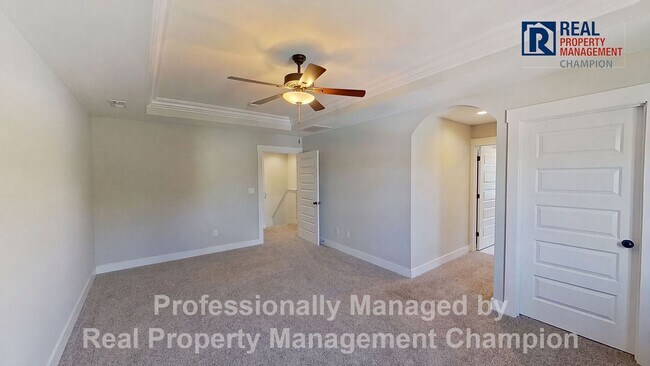 Building Photo - Spacious 3 BD/2.5 BA + Bonus Room | Community Boat Ramp & Dock Access