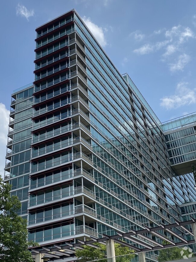 Building Photo - 9655 Woods Dr