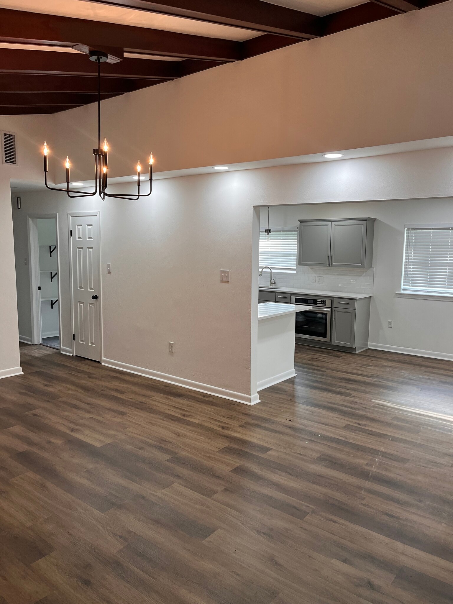 Building Photo - 745 Westbrook Dr