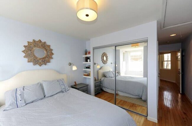 Building Photo - 1012 7th St SE