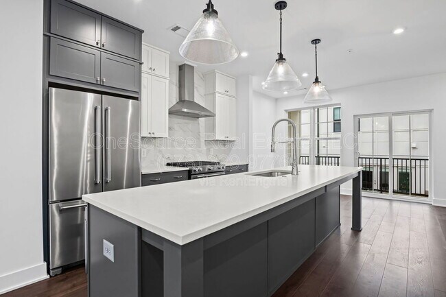 Building Photo - 201 New St